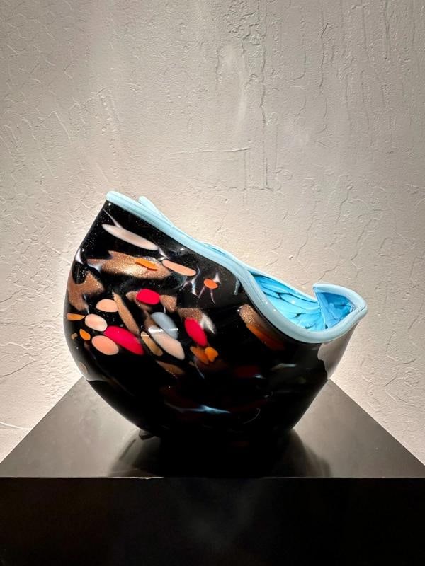 Dan LaChaussee Signed Hand Blown Glass Bowl~(6"H x 12"L x 9"W) - 4