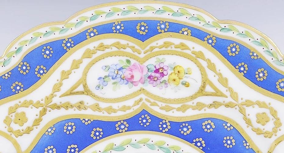 Fine ANTQ Set 12 Royal European Gilded Beaded Dinner Plates Floral Blue White - 3