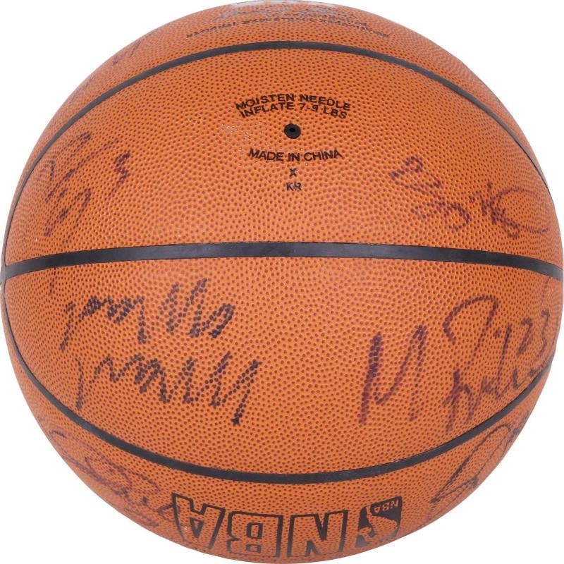 Kobe Bryant 2002-03 Los Angeles Lakers NBA Champs Team Signed Basketball PSA - 3
