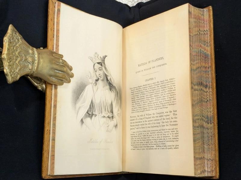 1852 Lives of the Queens of England from the Norman Conquest Fine Leather Bindin - 7