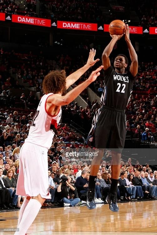 TIMBERWOLVES ANDREW WIGGINS GAME USED WORN SIGNED AUTO SHOES ROOKIE SEASON PSA - 7