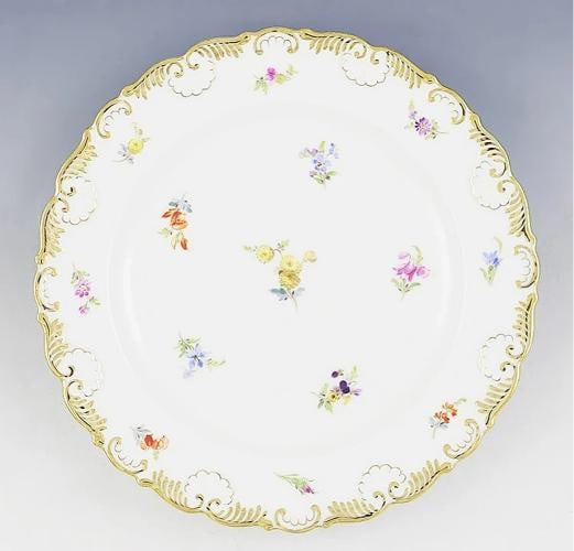 Great Set 12 Meissen Porcelain Plates Scattered Flowers and Gilding - 2