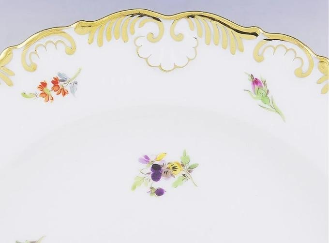 Great Set 12 Meissen Porcelain Plates Scattered Flowers and Gilding - 3