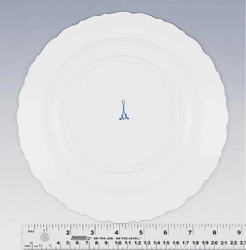 Great Set 12 Meissen Porcelain Plates Scattered Flowers and Gilding - 5