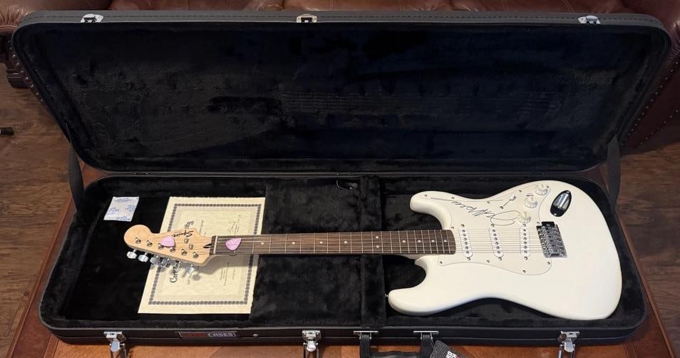 Jeff Beck Signed Guitar (PSA) - 4