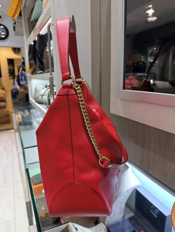 Gucci GG Apollo Shoulder Bag in Red Leather - 3