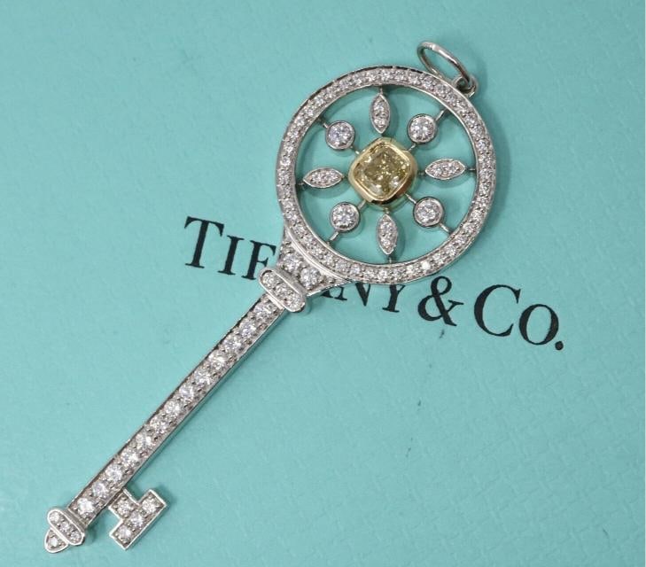 Tiffany & Co Kaleidoscope Key Yellow Diamond Pendant 18k & Platinum 1.03 ct: Condition: Pre-owned - Good: This item has been gently used but is in good condition. It might have a few signs of wear, like light scratches or tarnishing.. ,Pendant Shape: Key,Occasion: