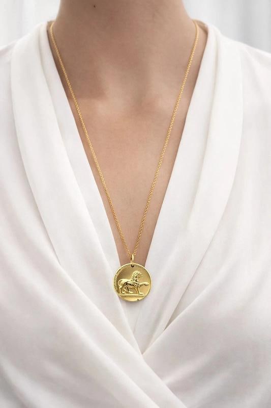 Van Cleef & Arpels Leo Zodiac Pendant Necklace 18K Yellow Gold 4600 COA Box - 6
