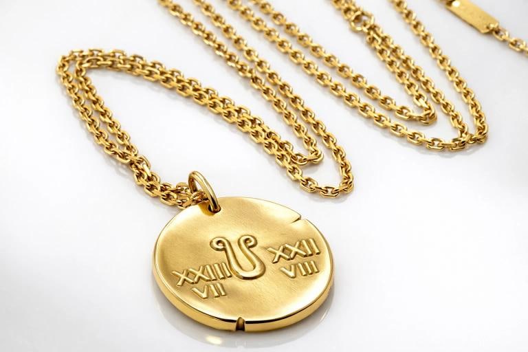 Van Cleef & Arpels Leo Zodiac Pendant Necklace 18K Yellow Gold 4600 COA Box - 8