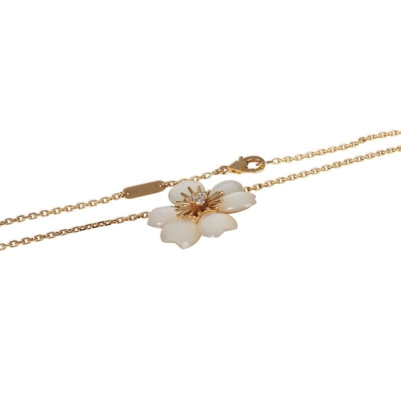 Van Cleef & Arpels Yellow Gold Mother Of Pearl & Diamond Mini Model Rose de Noel - 2