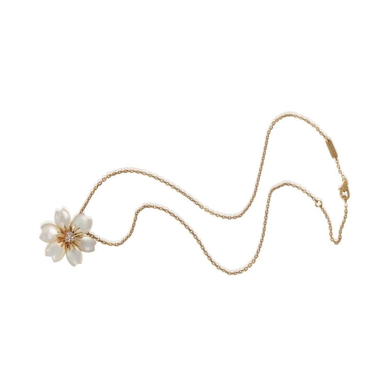 Van Cleef & Arpels Yellow Gold Mother Of Pearl & Diamond Mini Model Rose de Noel - 4