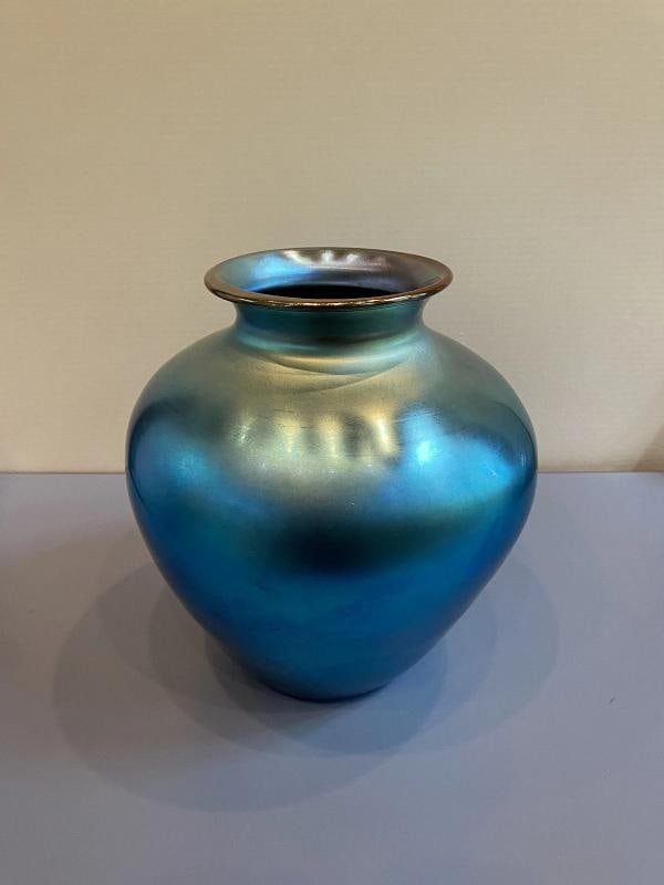 Steuben Art Glass Vase~(11.5" Tall) (1 of 15)