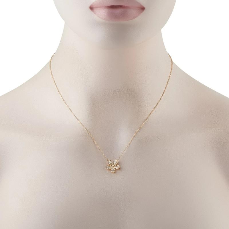 18K Yellow Gold 1.0ct Diamond Flower Necklace - 2