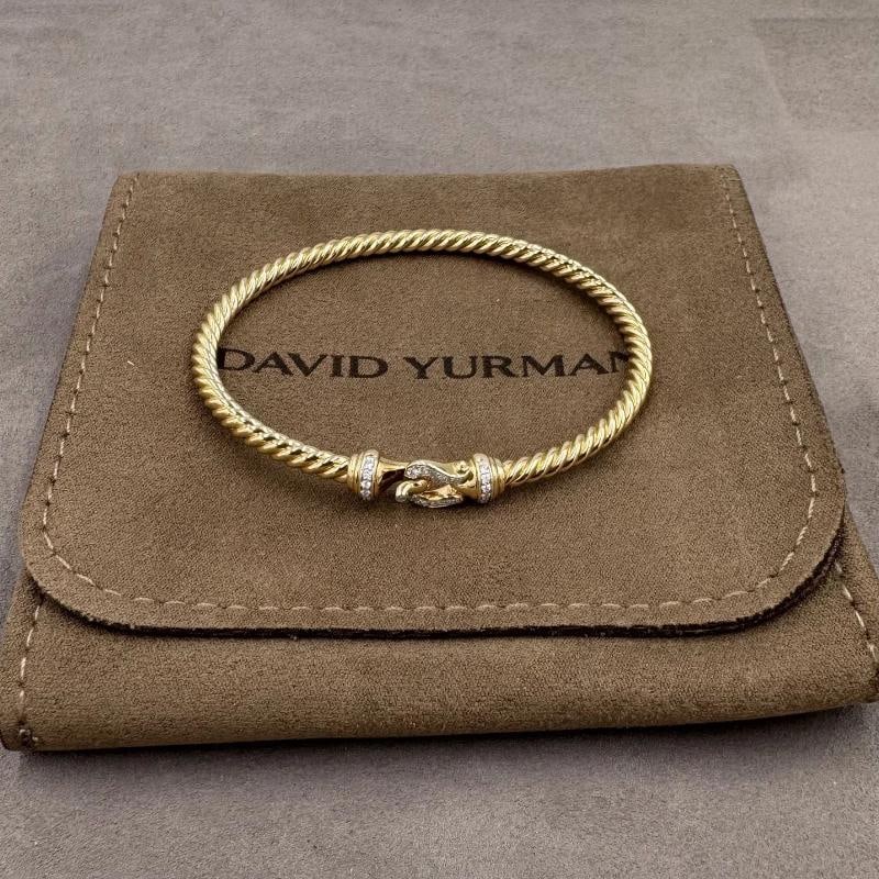 David Yurman Buckle CablespiraÃ‚Â® Bracelet in 18K YG w/ Diamonds 3.5mm size-M: Condition: Pre-owned - Excellent,Brand: David Yurman,Setting Style: PavÃƒÂ©,Type: Bracelet,Metal Purity: 18k,Closure: Buckle,Style: Bangle,Metal: YG,Main Stone: Diamond,Country of 