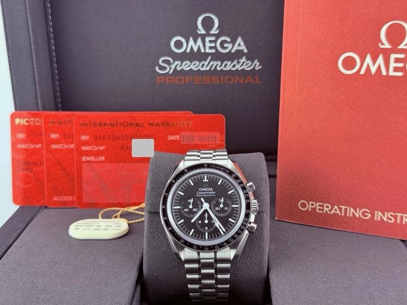 2024 Omega Speedmaster Moonwatch 310.30.42.50.01.002 42mm Black Dial Box Papers: Condition: Pre-owned - Excellent,Bezel Color: Black,Year Manufactured: 2024,Band/Strap: Bracelet,Case Color: Silver,Caseback: Exhibition,Department: Men,Bezel Type: Tachymeter,Watch Shape: