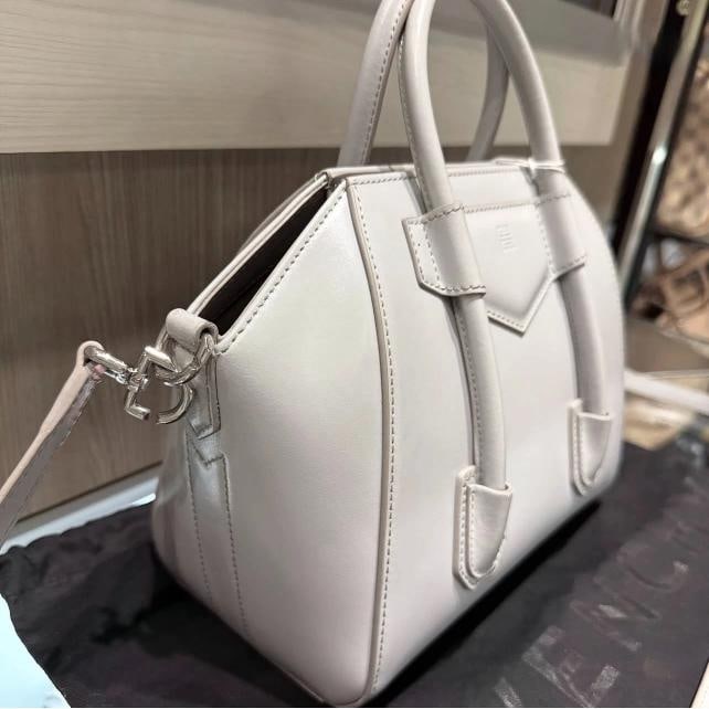 Givenchy Box Calfskin Mini Lock Antigona Shoulder Bag in Medium Grey - 3