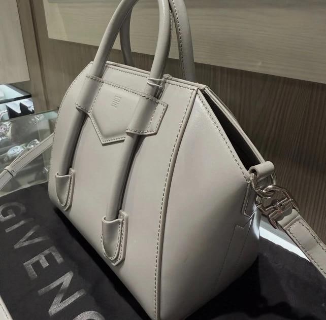 Givenchy Box Calfskin Mini Lock Antigona Shoulder Bag in Medium Grey - 4