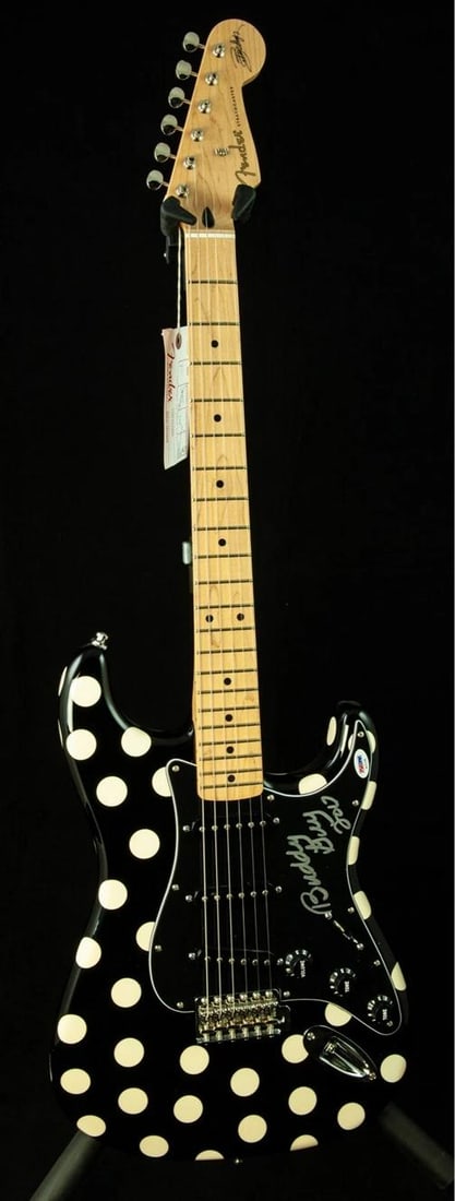 BUDDY GUY Signed Guitar (PSA) - 2