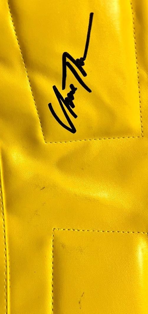Uma Thurman Kill Bill Signed Yellow Jacket Auto Beckett Witnessed - 2