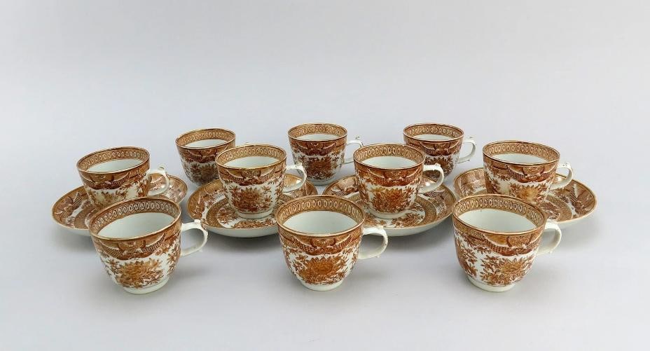 Great Set c1840s Chinese Export Porcelain Brown Fitzhugh 9 Cups 4 Saucers: Primary Material: Porcelain & Pottery,Color: Red,Age: 1800-1849,Original/Reproduction: Antique Original,Region of Origin: China,Type: Tea Cups & Saucers,Country of Origin: China Presented is an excell