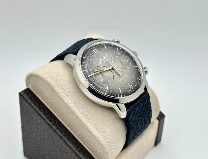 2025 Glashutte Original Sixties Chronograph 1-39-34-06-22-04 Steel Box Papers - 5