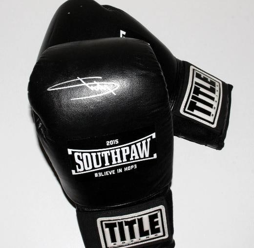 EMINEM SIGNED SOUTHPAW MOVIE BOXING GLOVES (Beckett COA) - 4