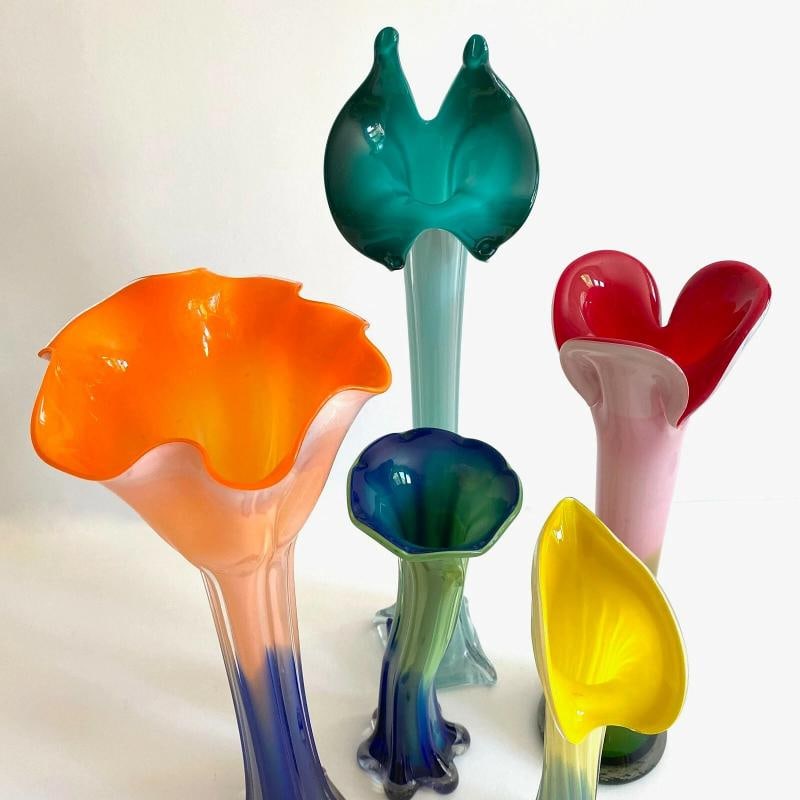 5pc VINTAGE SET OF POST MODERN MULTICOLOR FLOWERS CONTEMPORARY ART GLASS VASES - 2