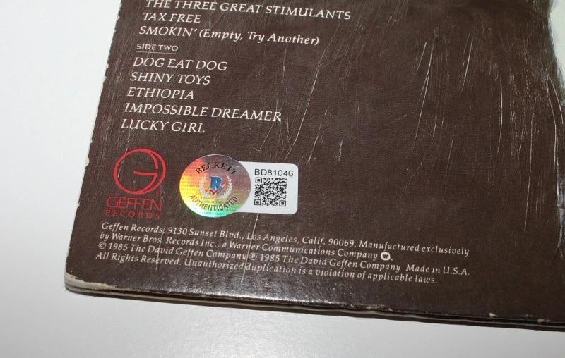 JONI MITCHELL SIGNED 'DOG EAT DOG' ALBUM VINYL RECORD LP PROOF BECKETT COA BAS - 3