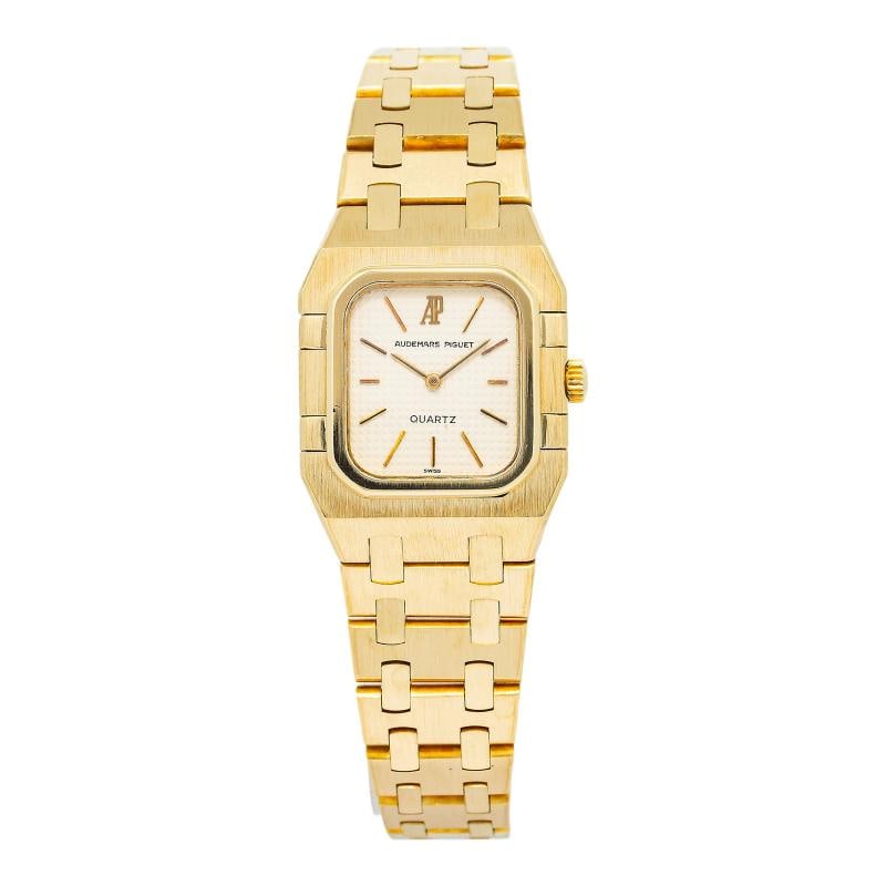 Audemars Piguet Royal Oak Quartz 18K Yellow Gold White Dial Ladies Watch 24mm: Condition: Pre-owned - Good: This item has been gently used but is in good condition. It might have a few signs of wear, like light scratches or tarnishing. All imperfections should be shown and descr