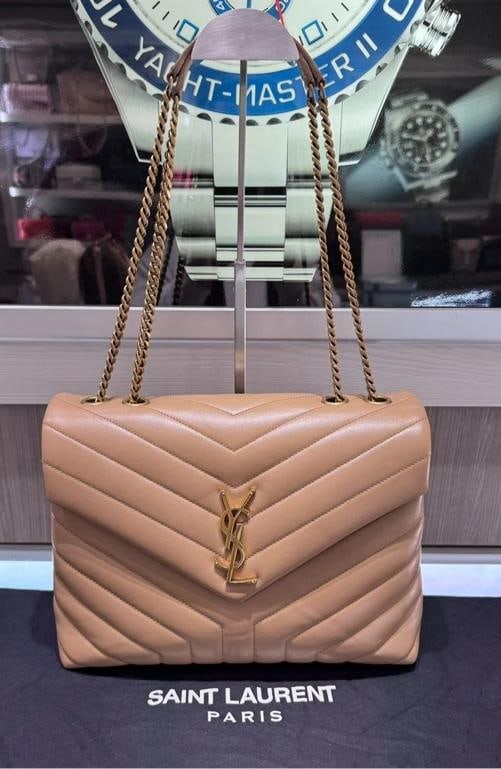 YSL Saint Laurent Medium Loulou Chain Satchel in Beige: Condition: Pre-owned - Good,Brand: Saint Laurent,Department: Women,Exterior Color: Beige,Style: Shoulder Bag,Exterior Material: calfskin leather,Country of Origin: Italy This pre-owned Saint Laurent M
