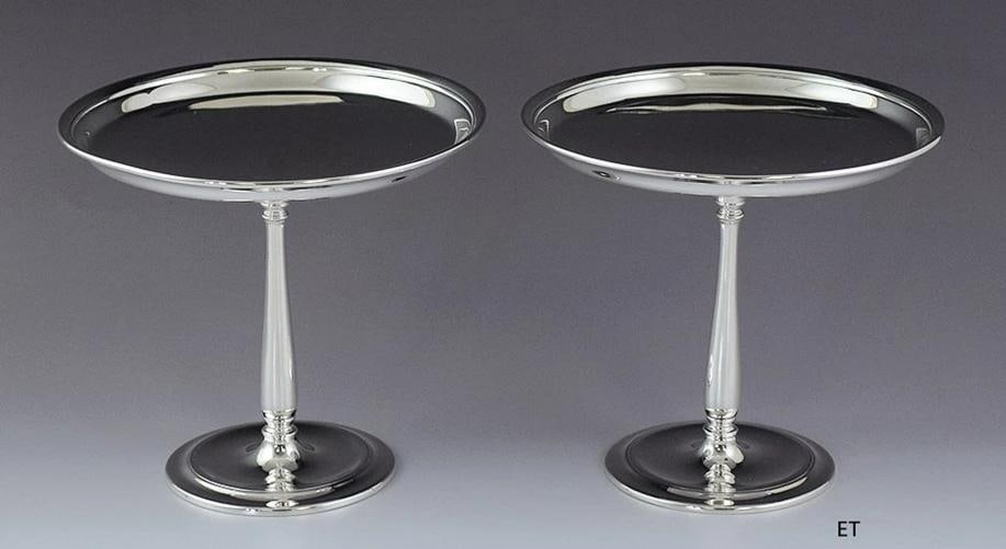 Beautiful Pair Tiffany & Co Sterling Silver Serving Compotes / Tazzas: Brand: Tiffany & Co.,Age: 1907-1947,Style: Mid-Century Modern,Composition: Sterling Silver,Maker: Tiffany & Co.,Year Made: 1907-1947,Country of Origin: United States Beautiful Pair Tiffany & Co Sterli