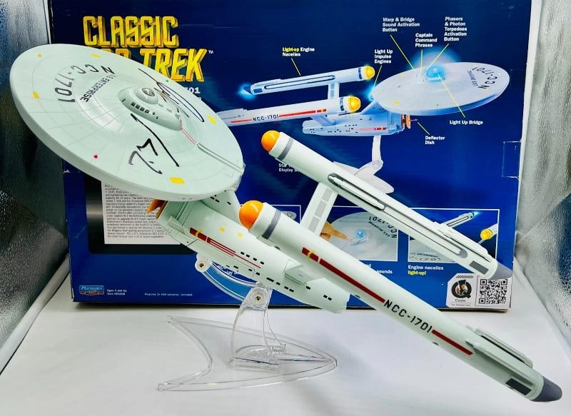 William Shatner Signed Star Trek Starship Enterprise "Kirk" Beckett Witnessed - 8