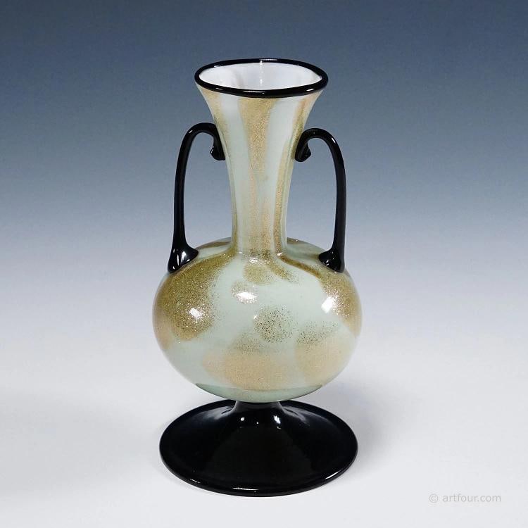 A Soffiato Glass Vase with Aventurine by Fratelli Toso (attr.), Murano ca. 1930s - 2
