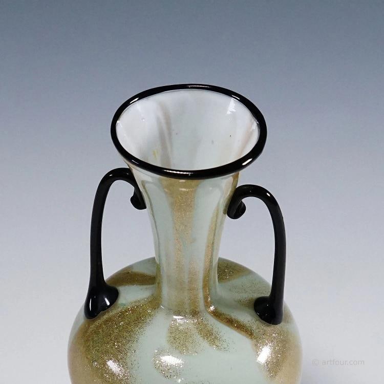 A Soffiato Glass Vase with Aventurine by Fratelli Toso (attr.), Murano ca. 1930s - 4