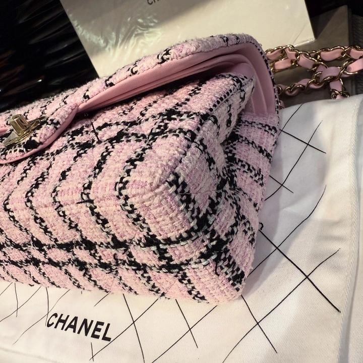 Chanel Small Classic Flap Bag Pink & Black Tweed with Gold Hardware 2025 Unworn - 4