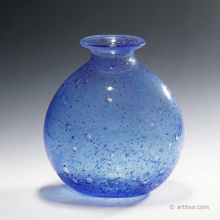 Monumental Ercole Barovier - Barovier & Toso Efeso Blue Vase 1964: Condition: Used,Brand: ArtGlass,Type: Vase A large blue art glass vase from the 'Efeso' series designed by Ercole Barovier in 1964 for Barovier & Toso, Murano, Italy. Thick glass in bright blue with i