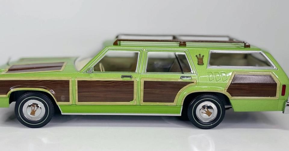 CHEVY CHASE M ANTHONY HALL B D'ANGELO BARRON 1:18 National Lampoons Car JSA COA - 2