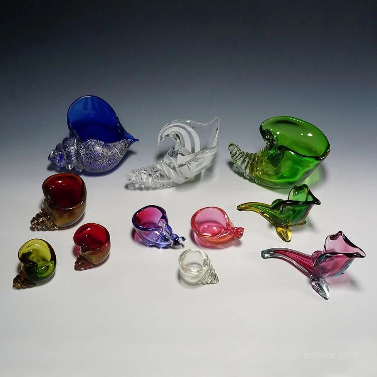 Collection of 11 Murano Art Glass Cornucopia by Seguso 1950s-60s: Two feature the original company lables and one is signed 'Archimede Seguso Murano'. The size of the smallest one is lenght: 3.2' inches (8 cm), height: 2.2' inches (5,5 cm).. Condition: Used,Brand: A