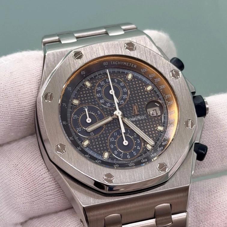 Audemars Piguet Royal Oak Offshore The Beast 25721ST.OO.1000ST.01 42mm Blue Dial - 8