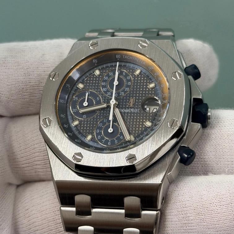 Audemars Piguet Royal Oak Offshore The Beast 25721ST.OO.1000ST.01 42mm Blue Dial - 9