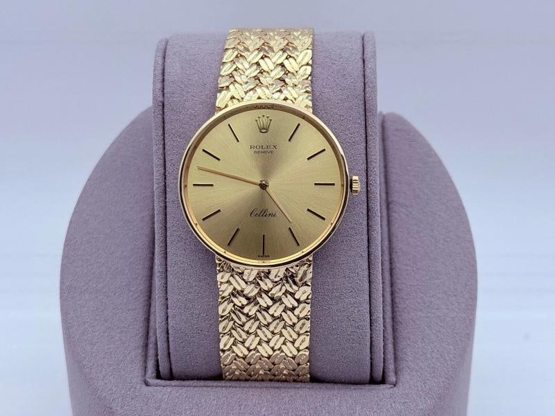 Vintage Rolex Cellini 3833 31mm Champagne Dial Yellow Gold Bracelet: Condition: Pre-owned - Good,Bezel Color: Gold, Yellow,Movement: Mechanical (Manual),Seller Warranty: Yes,Year Manufactured: 1980-1989,Vintage: Yes,Band/Strap: Bracelet,Reference Number: 3833,Brand: