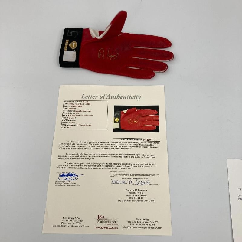 Albert Pujols Signed Game Used Batting Glove St. Louis Cardinals JSA COA: Sport: Baseball,Player: Hank Aaron,Team: St. Louis Cardinals,Features: Used in Game,Country of Origin: United States