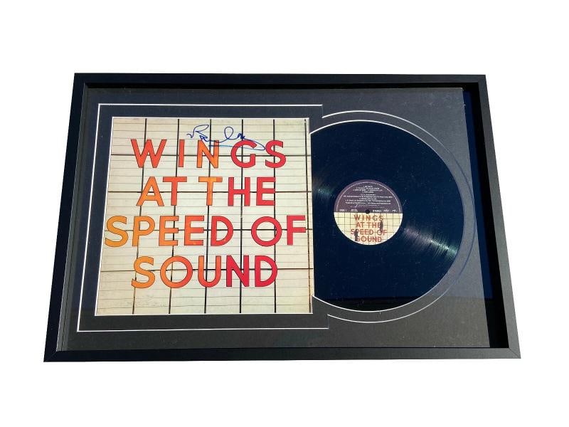 PAUL MCCARTNEY SIGNED FRAMED WINGS AT THE SPEED OF SOUND VINYL AUTO BAS BEATLES: Featured Refinements: Signed LP,Original/Reproduction: Original,Object Type: Record,Autograph Authentication: Beckett,Signed: Yes,Industry: Music,Country of Origin: United States