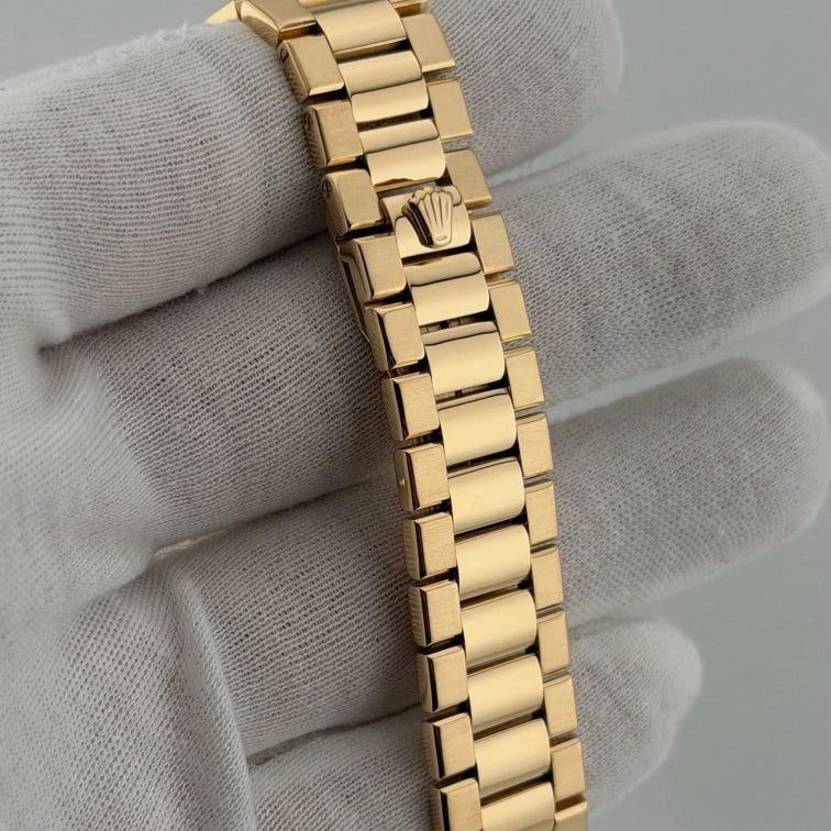 Rolex Day Date Oysterquartz 19018 Factory String Diamond Dial 18K Yellow Gold - 6