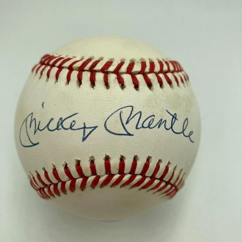 Mickey Mantle Signed American League Baseball PSA DNA Graded 10 GEM MINT: Sport: Baseball,Player: Mickey Mantle,Signed: Yes,Autograph Authentication: Professional Sports Authenticator (PSA),Original/Reprint: Original,Product: Ball,Team: New York Yankees,Country of Origin: