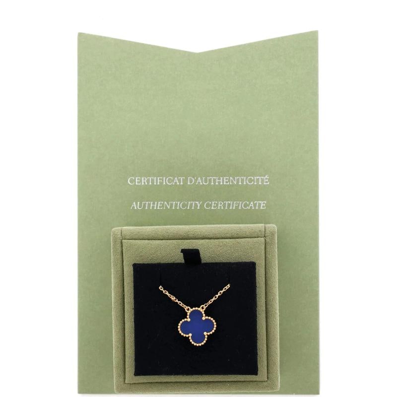 Van Cleef & Arpels Vintage Alhambra Pendant Necklace 18K Yellow Gold and Agate - 2