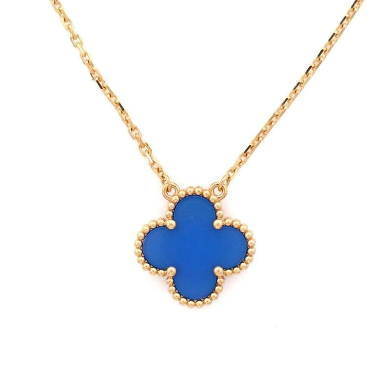 Van Cleef & Arpels Vintage Alhambra Pendant Necklace 18K Yellow Gold and Agate - 4