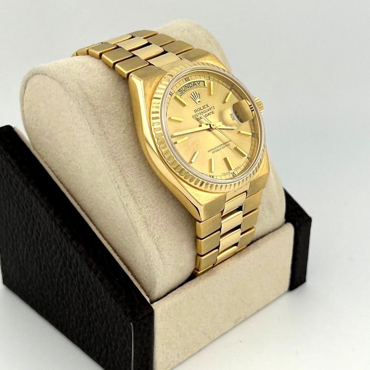 Rolex Day Date Oysterquartz 19018 36mm Champagne Dial 18K Yellow Gold - 2
