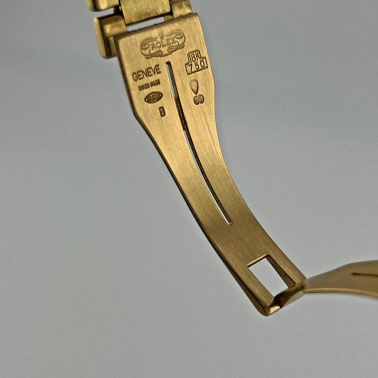 Rolex Day Date Oysterquartz 19018 36mm Champagne Dial 18K Yellow Gold - 5