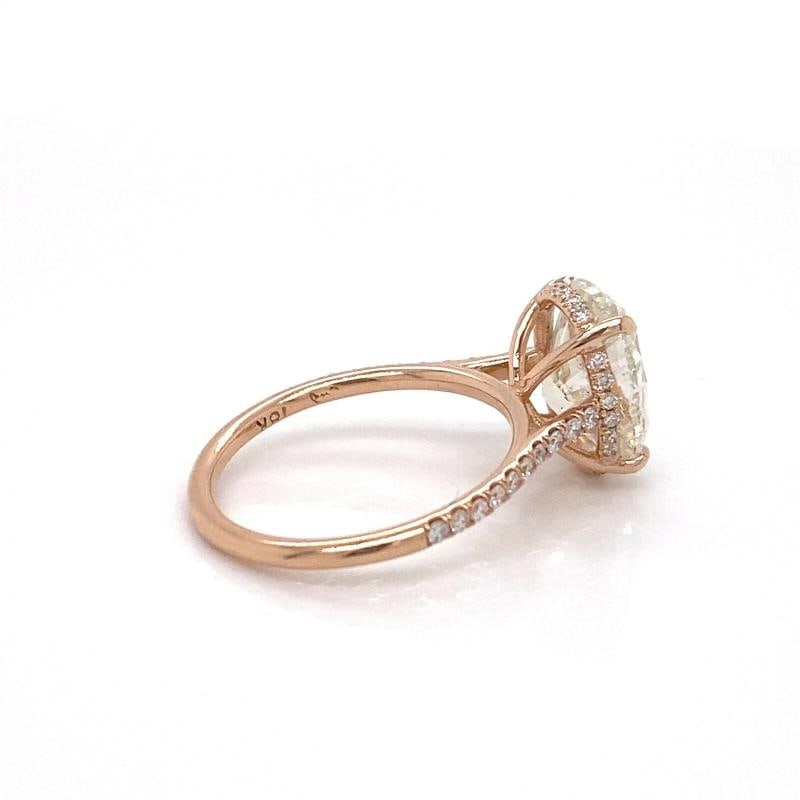 Oval Diamond Engagement Ring set in 18kt Rose Gold - 10